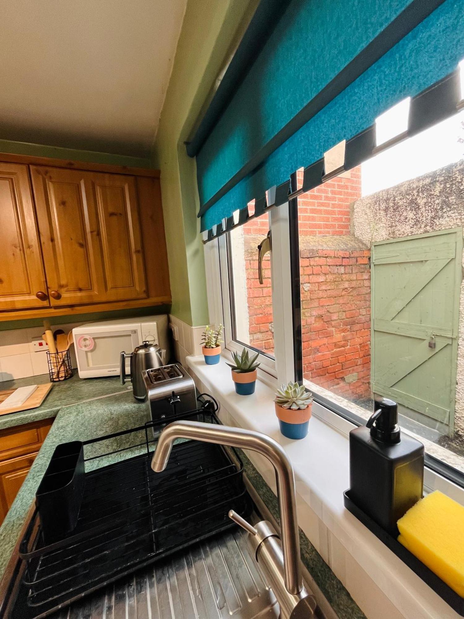 J&S Downtown Sky Attic House Apartment Белфаст Екстериор снимка