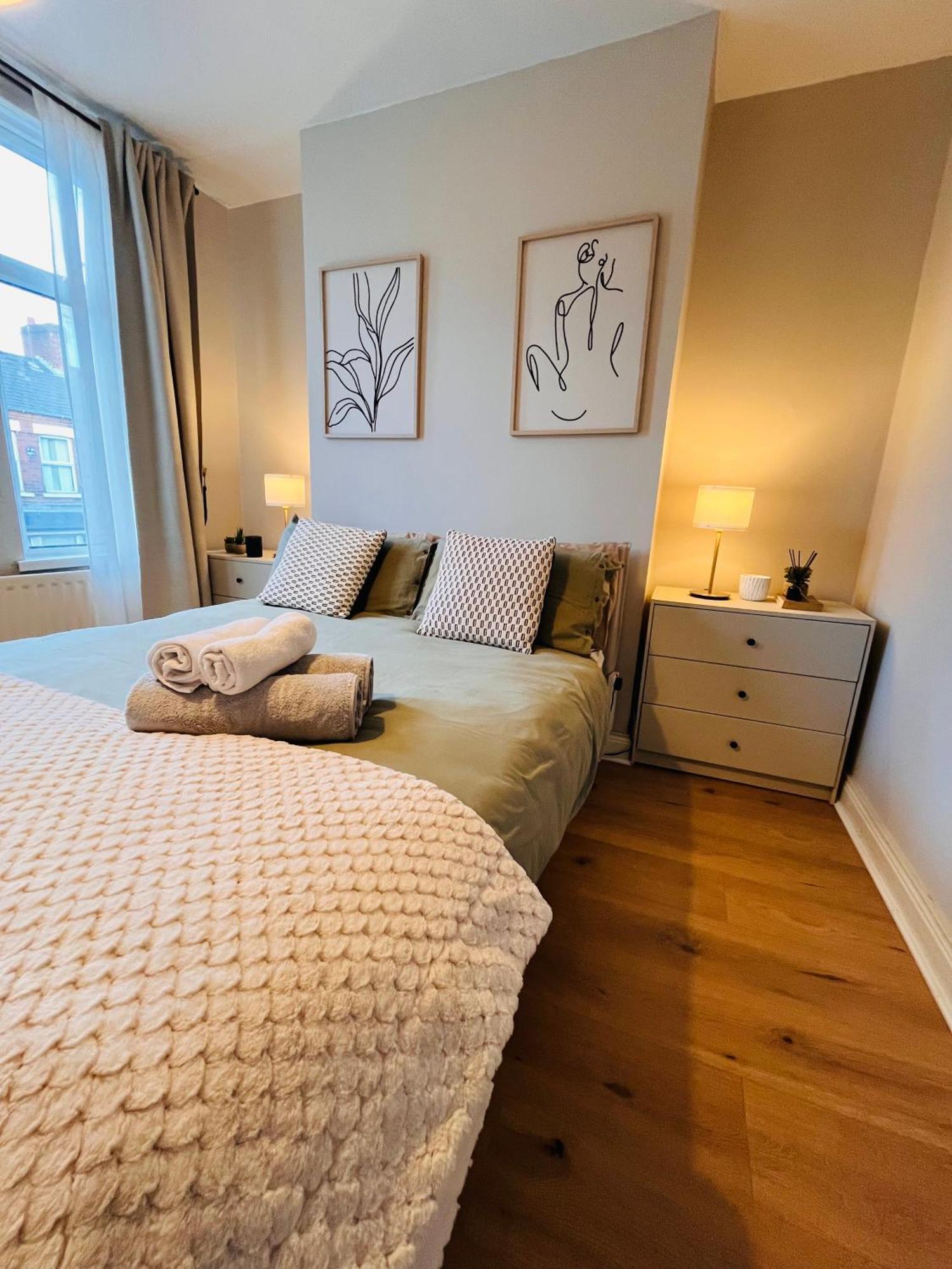 J&S Downtown Sky Attic House Apartment Белфаст Екстериор снимка